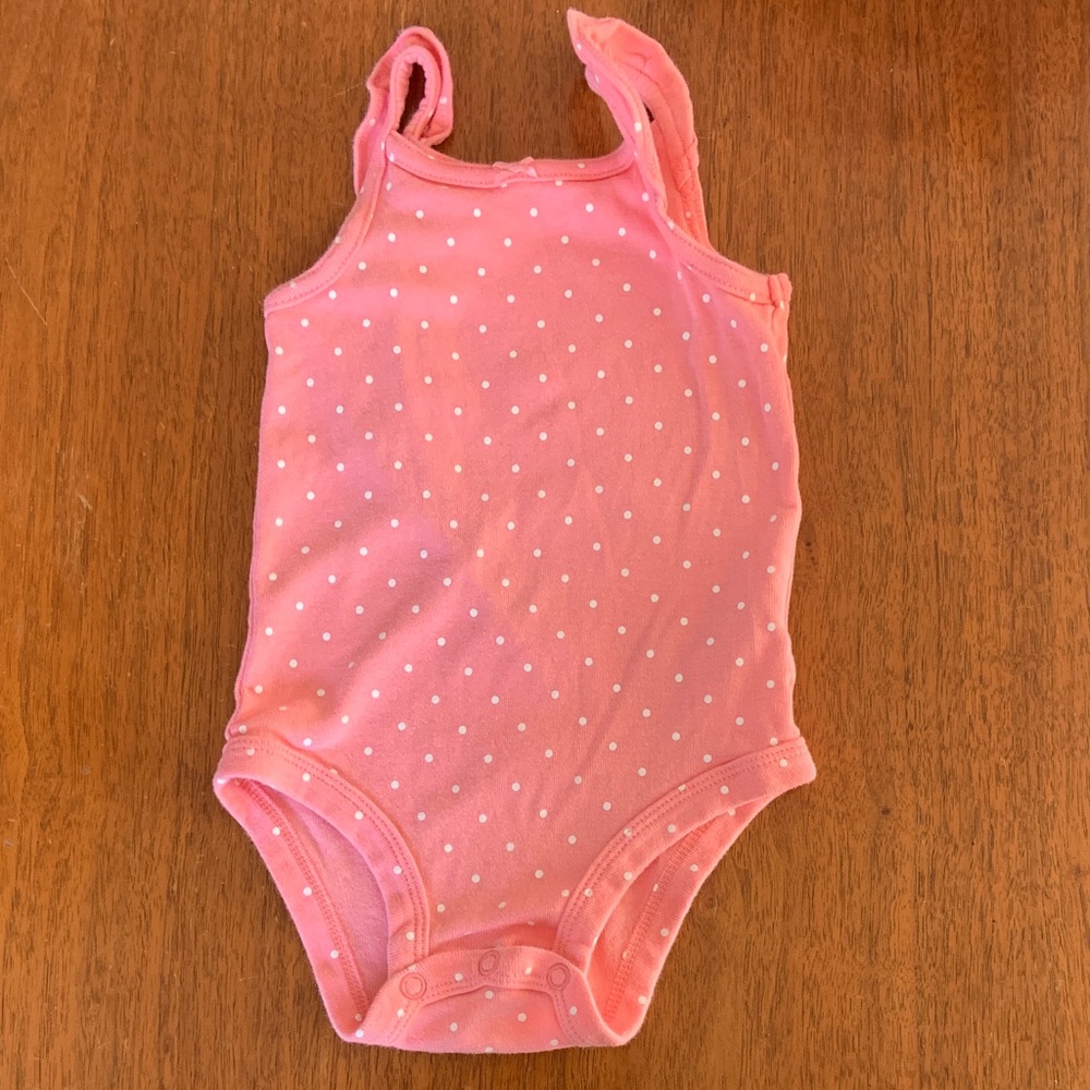 🍓3/$10 Carter's Pink and White Polka Dot Bodysuit size 9m